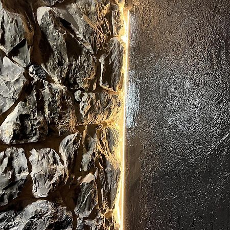 Doormat#13 Black Mirror Thessaloníki Exteriör bild